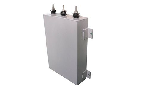 電容器的容量大小與什么有關(guān)？為什么？